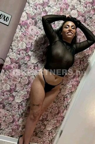 Ököritófülpös, 24 éves escort, Ajse