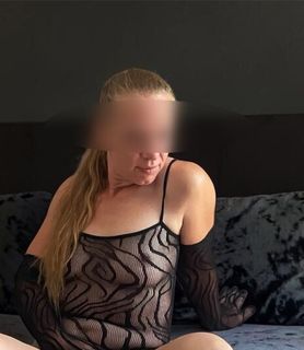 Szandi (38) - Győr - kép 1063111