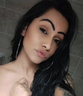 Naomi (30) - Komárom - kép 1054761