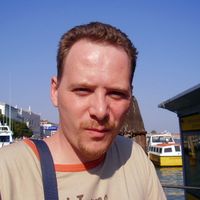 béla32