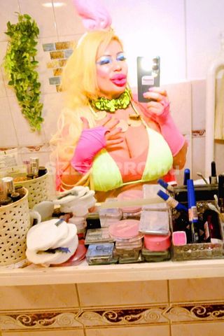 Moniqe videok Női szexpartner +36 30 377 0287 fénykép 5