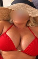 Timi Dögös Milf - 1. fotó 