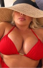 Timi Dögös Milf - 2. fotó 