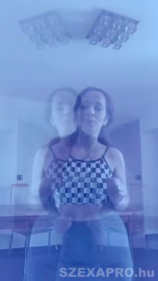 Vivien Női szexpartner +36 30 441 7093 videó 1